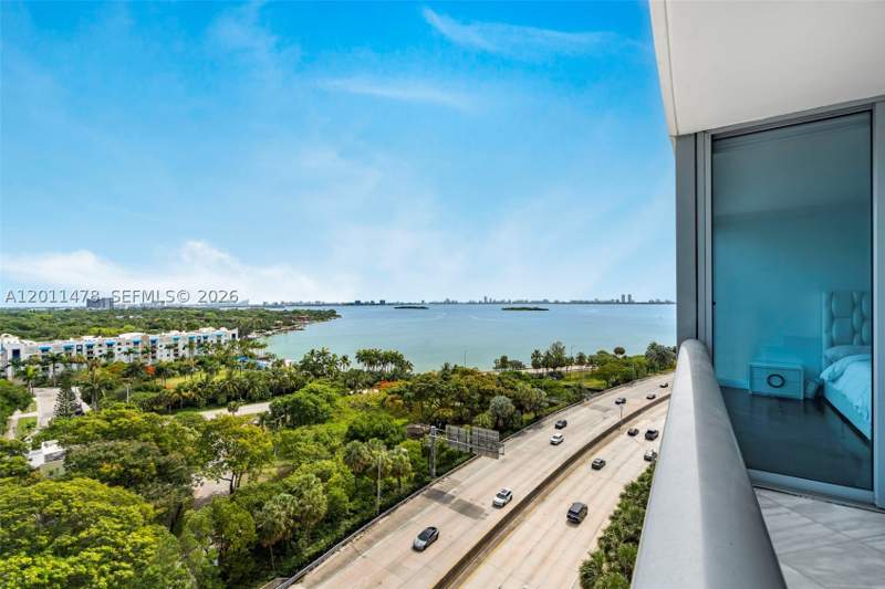 2 bedroom Condominium at 601 NE 36th St 1103, Blue Condo, Miami — photo 2