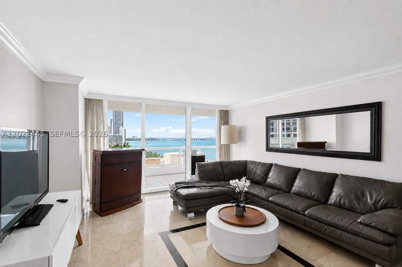 1 bedroom Condominium at 1717 N Bayshore Dr A-1437, Venetia Condo, Miami — photo 5