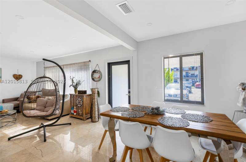 4 bedroom SingleFamilyResidence at 2349 NE 173rd St, Fulford By The Sea Sec C, North Miami Beach — photo 3