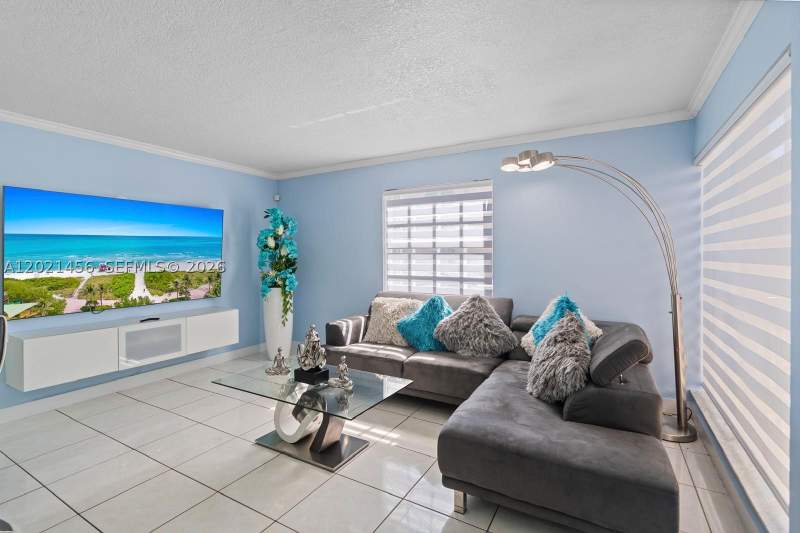 3 bedroom Condominium at 11860 SW 18th Terr 103, Les Chateaux At Intl Gard, Miami — photo 2