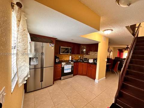 5953 W 28th Ave 24, Hialeah FL - photo 8 of 41