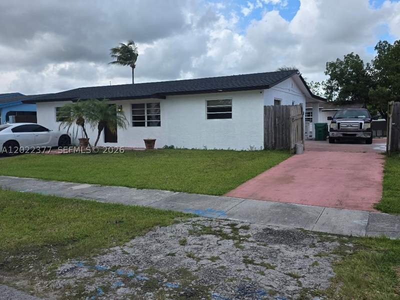 4 bedroom SingleFamilyResidence at 14905 SW 304th Ter, Caseil Heights Sec 3, Homestead — photo 3