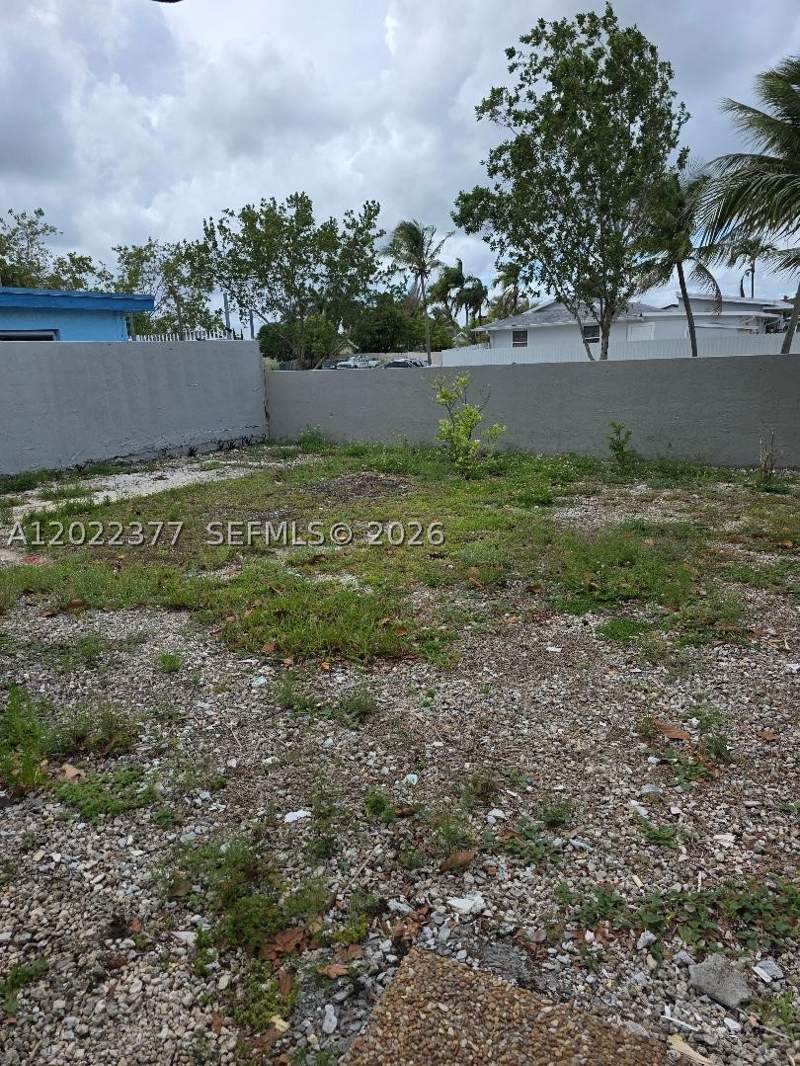 4 bedroom SingleFamilyResidence at 14905 SW 304th Ter, Caseil Heights Sec 3, Homestead — photo 5