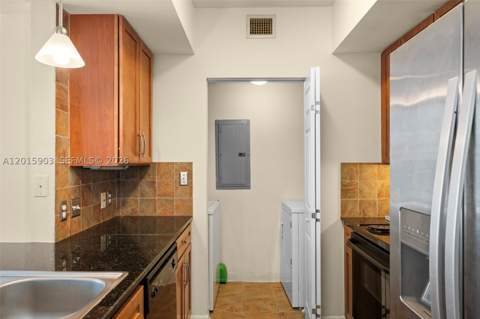 2000 N Bayshore Dr 1005, Miami FL - photo 7 of 42