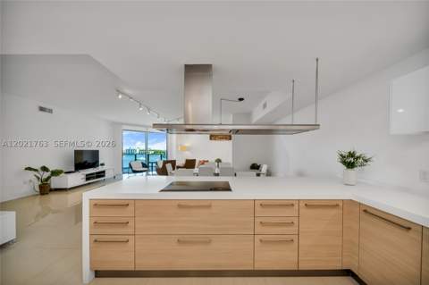 17301 Biscayne Blvd 907, North Miami Beach FL - photo 13 of 37
