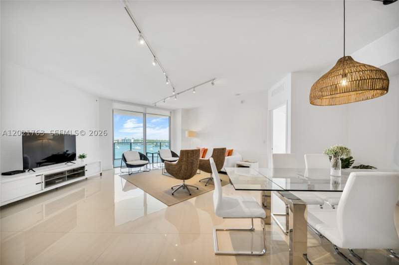 2 bedroom Condominium at 17301 Biscayne Blvd 907, Marina Palms Residences N, North Miami Beach — photo 3
