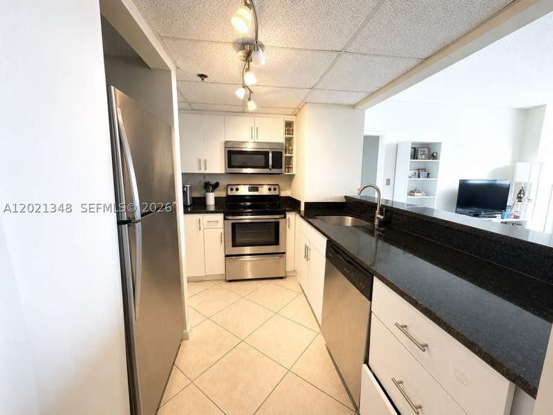 2 bedroom Condominium at 540 Brickell Key Dr 1801, Brickell Key II Condo, Miami — photo 2