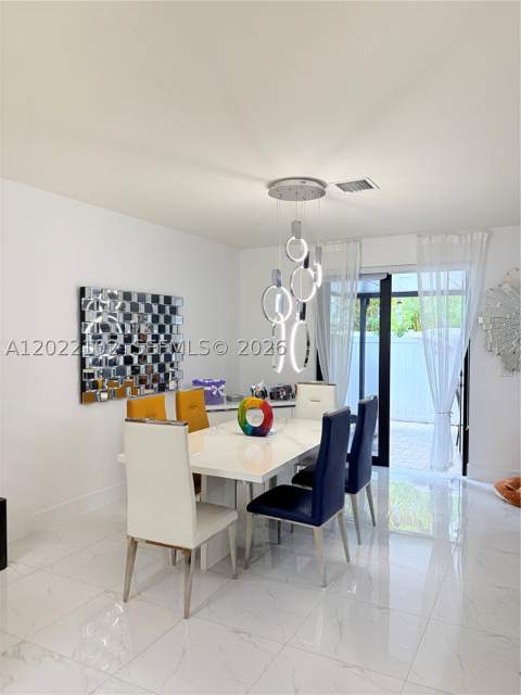 3409 W 92nd Pl, Hialeah FL - photo 12 of 33