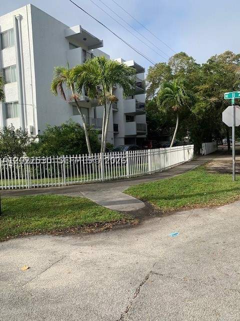 2 bedroom Condominium at 1090 NE 129th St 202, Arch Creek Landing Condo, North Miami — photo 2