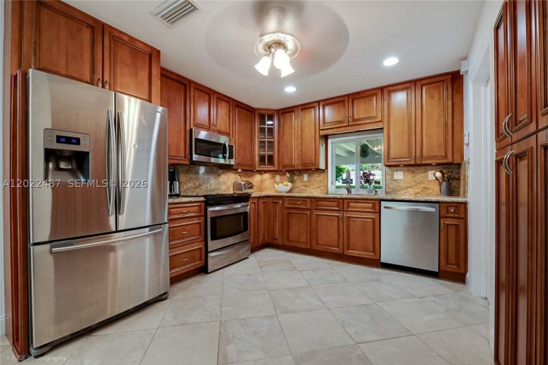 4 bedroom SingleFamilyResidence at 15700 SW 87th Ave, Coral Reef Estates, Palmetto Bay — photo 5