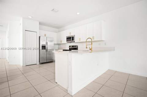 11945 SW 245th Ter, Homestead FL - photo 11 of 47