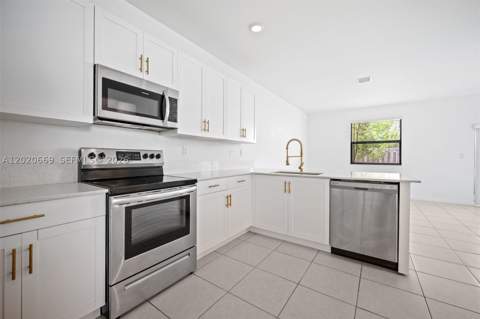 11945 SW 245th Ter, Homestead FL - photo 14 of 47