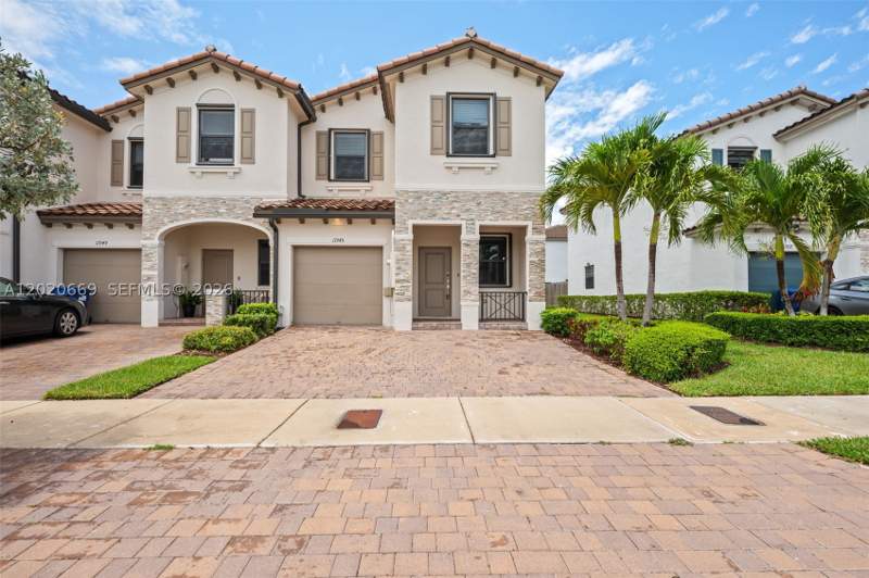 4 bedroom Townhouse at 11945 SW 245th Ter, Silver Palm Residential H, Homestead — photo 5