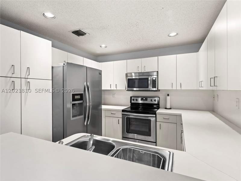 3 bedroom Townhouse at 5033 NW 114th Ct, Doral Landings Townhomes, Doral — photo 4