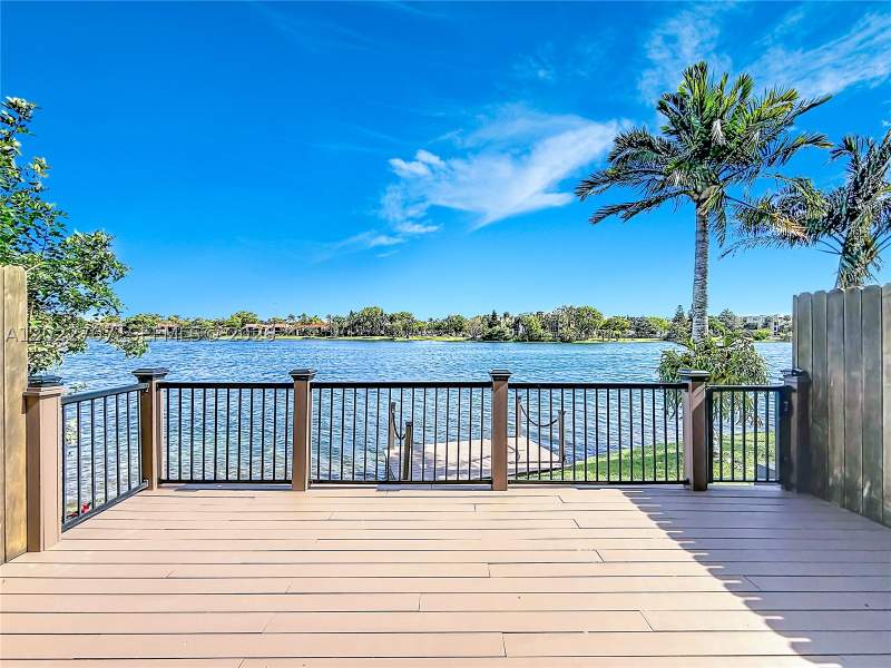 3 bedroom Townhouse at 781 NE 195th St, Portofino, Miami — photo 2