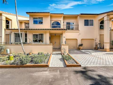 781 NE 195th St, Miami FL - photo 7 of 43