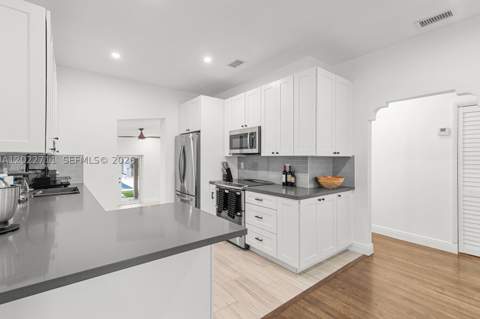 443 NE 71st St, Miami FL - photo 14 of 32