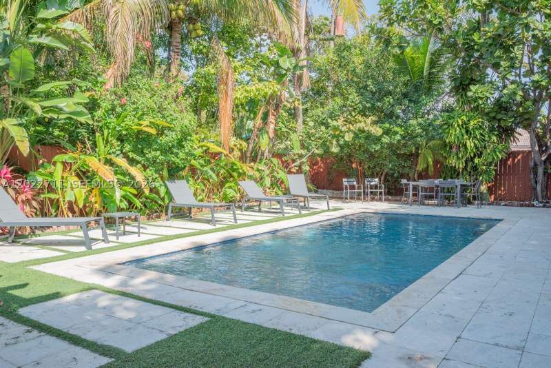 3 bedroom SingleFamilyResidence at 443 NE 71st St, Federal Way Amd, Miami — photo 2