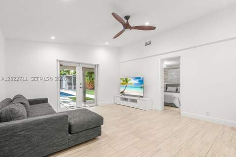 443 NE 71st St, Miami FL - photo 9 of 32