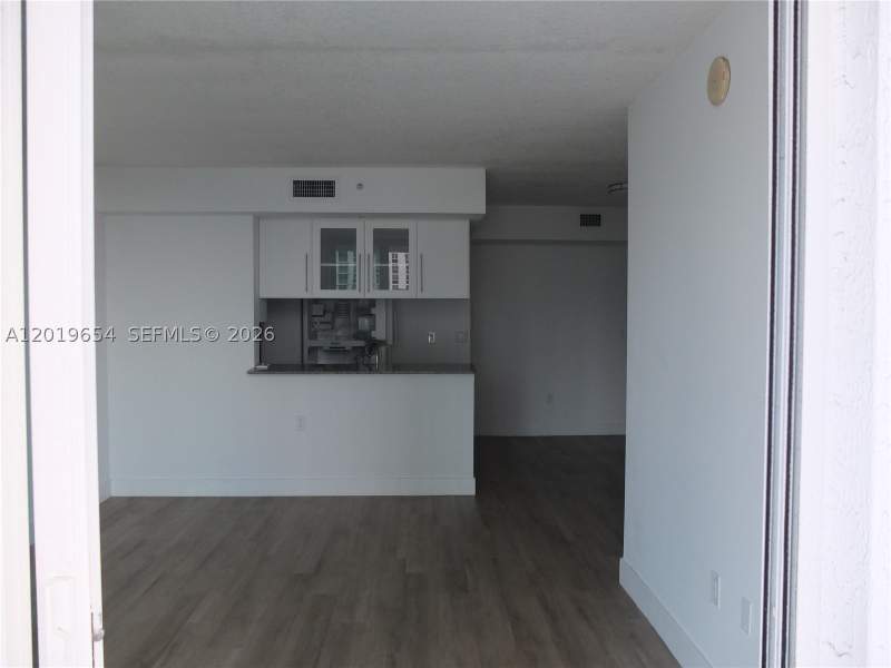 1 bedroom Condominium at 275 NE 18th St 1101, 1800 Biscayne Plaza Condo, Miami — photo 5