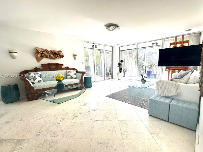 2 bedroom Condominium at 150 Ocean Lane Dr 2A, Island Breakers Condo, Key Biscayne — photo 2
