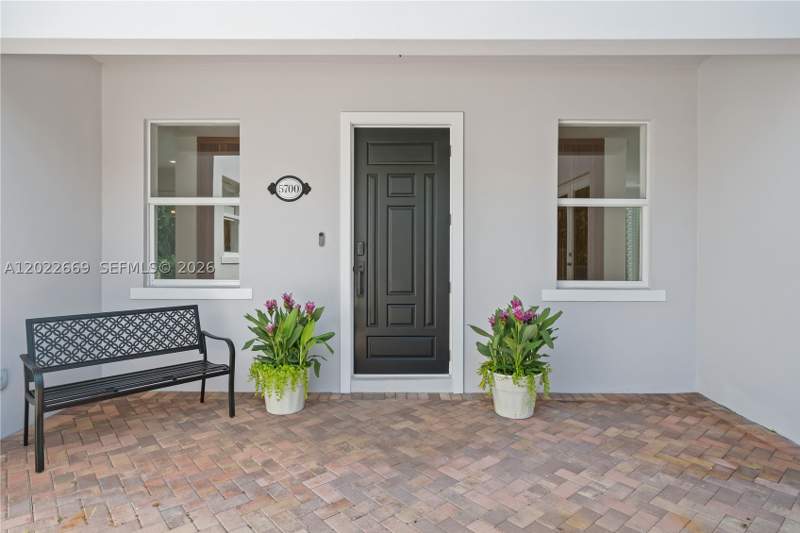 4 bedroom SingleFamilyResidence at 5700 SW 86th St, Shaw Property, South Miami — photo 4