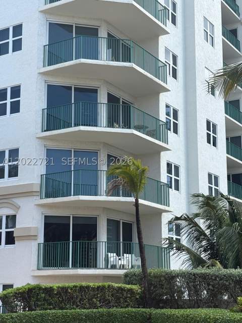20000 E Country Club Dr 601, Aventura FL - photo 17 of 25