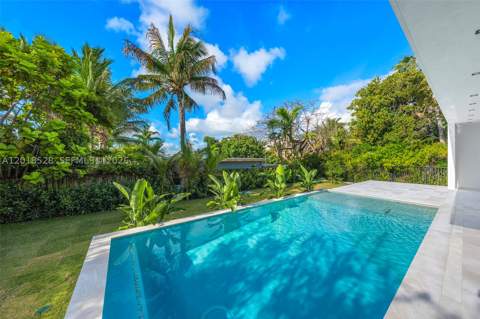 2096 Alamanda Dr, North Miami FL - photo 14 of 60