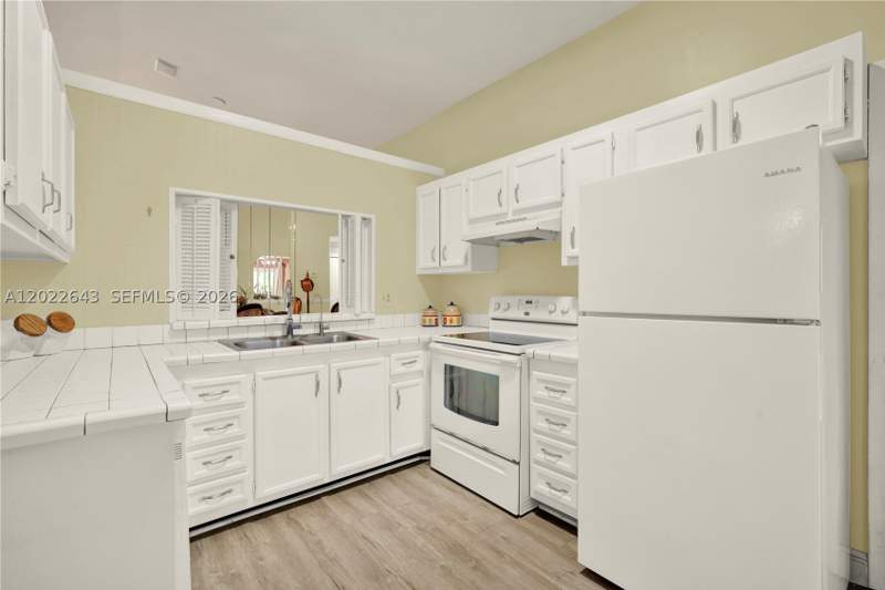 3 bedroom SingleFamilyResidence at 10813 SW 158th Ln, Brandonwoods, Miami — photo 5