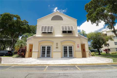 8245 Lake Dr 308, Doral FL - photo 20 of 25