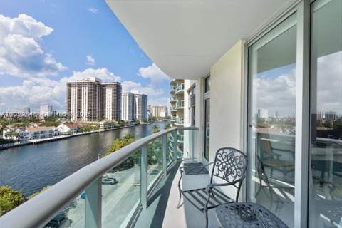 19390 Collins Ave 817, Sunny Isles Beach FL - photo 19 of 39