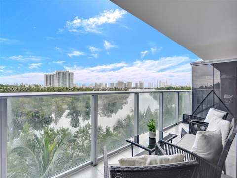 16385 N Biscayne Blvd 403, North Miami Beach FL - photo 14 of 26