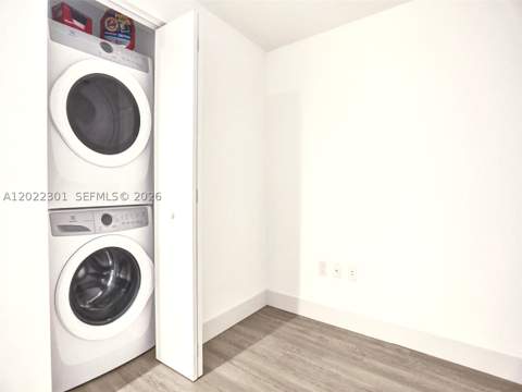 16385 N Biscayne Blvd 403, North Miami Beach FL - photo 9 of 26