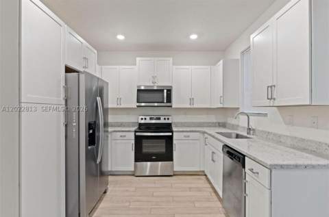 2474 SE 10th Ct, Homestead FL - photo 7 of 22