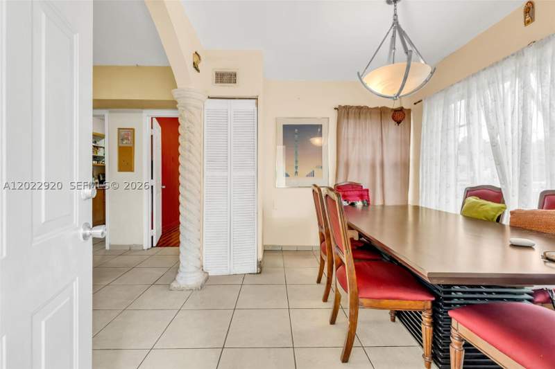3 bedroom SingleFamilyResidence at 1122 NW 38th St, 36th St Manor, Miami — photo 5