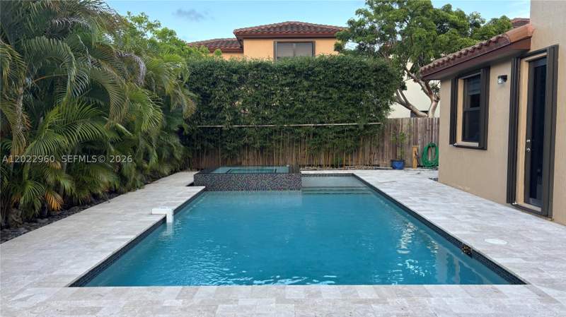 5 bedroom SingleFamilyResidence at 157 NE 25th Ave, Barbados At Oasis, Homestead — photo 2