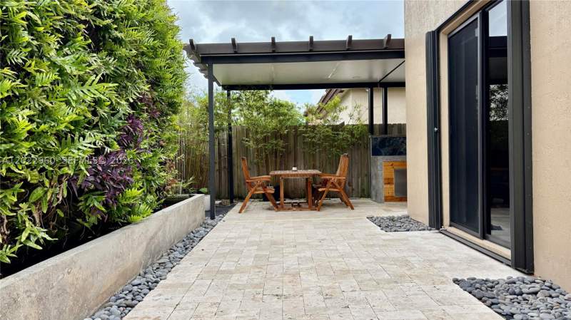 5 bedroom SingleFamilyResidence at 157 NE 25th Ave, Barbados At Oasis, Homestead — photo 5