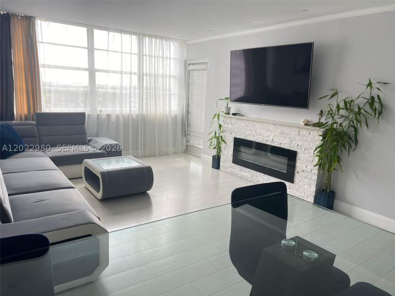 1 bedroom Condominium at 1301 NE Miami Gardens Dr 1013W, BUCKLEY TOWERS CONDO - EA, Miami — photo 1