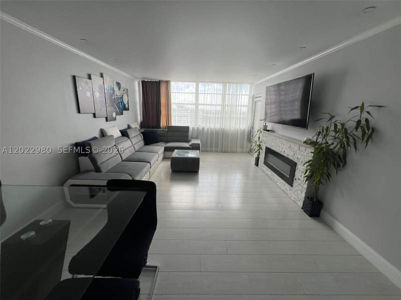 1 bedroom Condominium at 1301 NE Miami Gardens Dr 1013W, BUCKLEY TOWERS CONDO - EA, Miami — photo 2