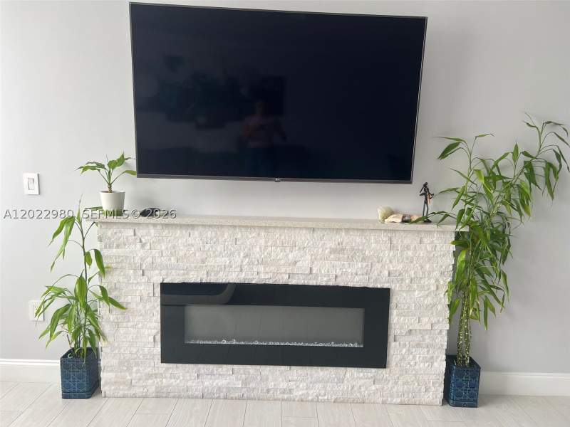 1 bedroom Condominium at 1301 NE Miami Gardens Dr 1013W, BUCKLEY TOWERS CONDO - EA, Miami — photo 4