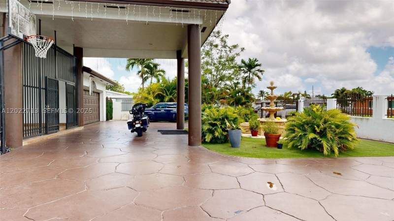 4 bedroom SingleFamilyResidence at 357 W 44th St, Andrews Park, Hialeah — photo 4