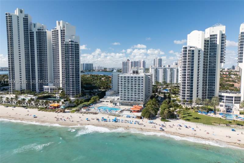 2 bedroom Condominium at 19201 Collins Ave 949, The Aventura Beach Club C, Sunny Isles Beach — photo 2