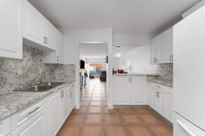 2 bedroom Condominium at 1950 W 54th St 406, Westland-Eden Condo I, Hialeah — photo 3