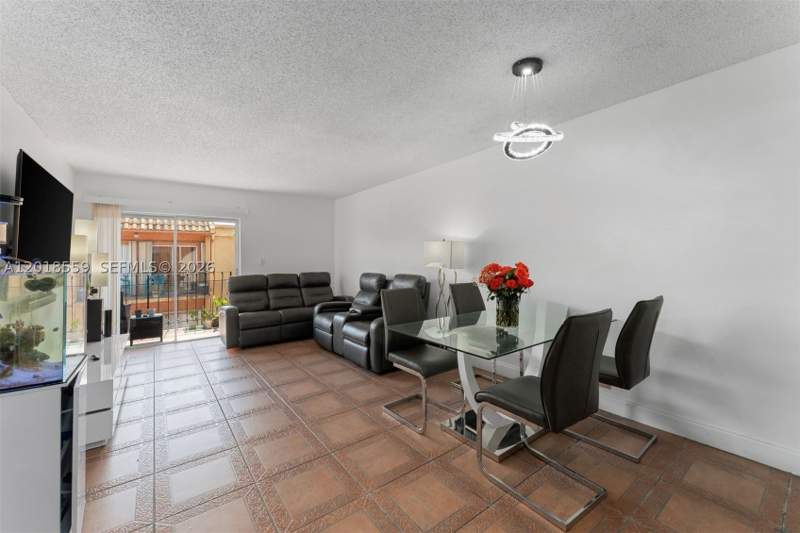 2 bedroom Condominium at 1950 W 54th St 406, Westland-Eden Condo I, Hialeah — photo 5