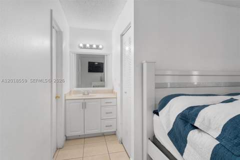 1950 W 54th St 406, Hialeah FL - photo 7 of 15