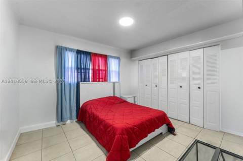 1950 W 54th St 406, Hialeah FL - photo 9 of 15