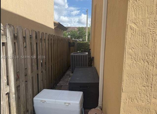 4 bedroom SingleFamilyResidence at 16564 SW 43rd St, Interlaken, Unincorporated Dade — photo 4