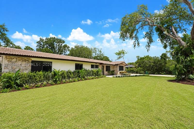 5 bedroom SingleFamilyResidence at 7220 SW 69th Ct, Sunset Haven, Miami — photo 3
