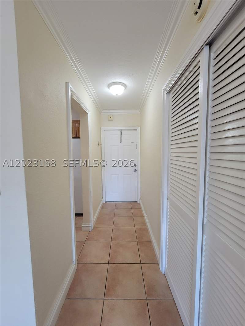 1 bedroom Condominium at 6707 N Kendall Dr 107, Villas Of Pinecrest Condo, Pinecrest — photo 2