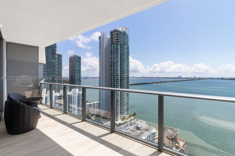 2 bedroom Condominium at 460 NE 28th St 3105, Icon Bay Condominium, Miami — photo 2